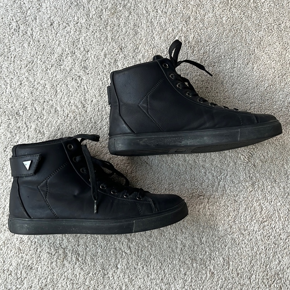 Guess boots